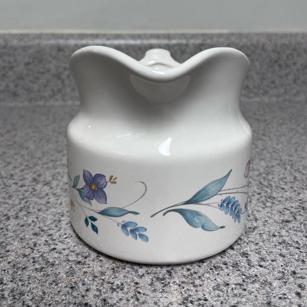 Pfaltzgraff Gravy Boat April Pattern - Picture 6 of 10
